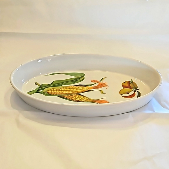 Evesham (white edge) oval casserole dish. - Picture 2 of 7